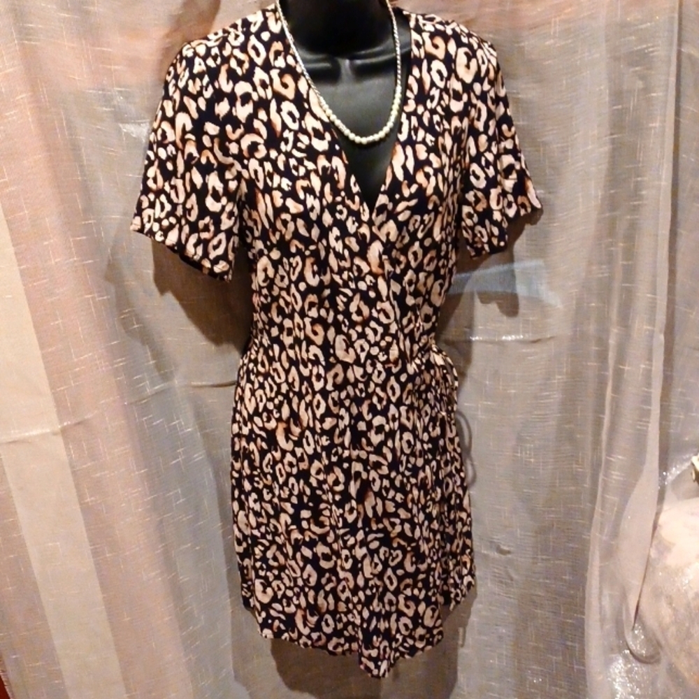 H&M Leopard Print Wrap Dress, short sleeve, NWT